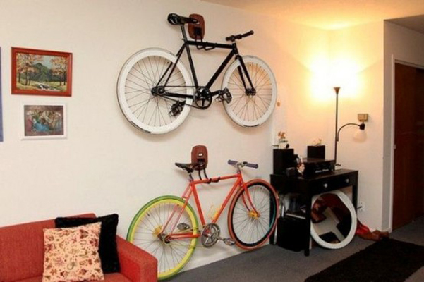 letto realizzato con pezzi di bicicletta